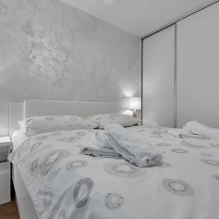Family Violet , Centar Located Apartamento