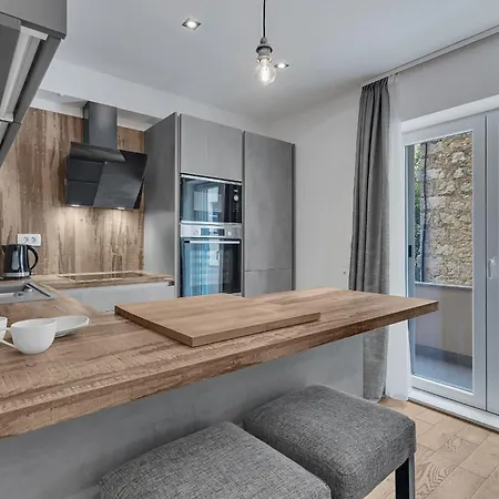 Family Violet , Centar Located Apartamento